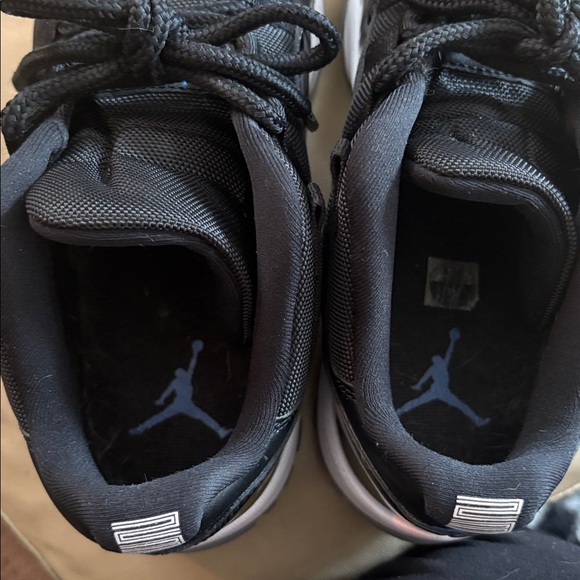 Jordan 11’s space jam